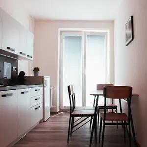 Apartman Zarohem 2 Bedrooms In Center With Balcony, Brünn (Brno)